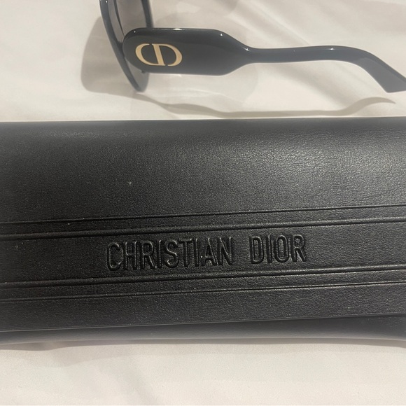 Christian Dior Sunglasses. Purchased from Saks. Worn once. Authentic. Case - Picture 6 of 8